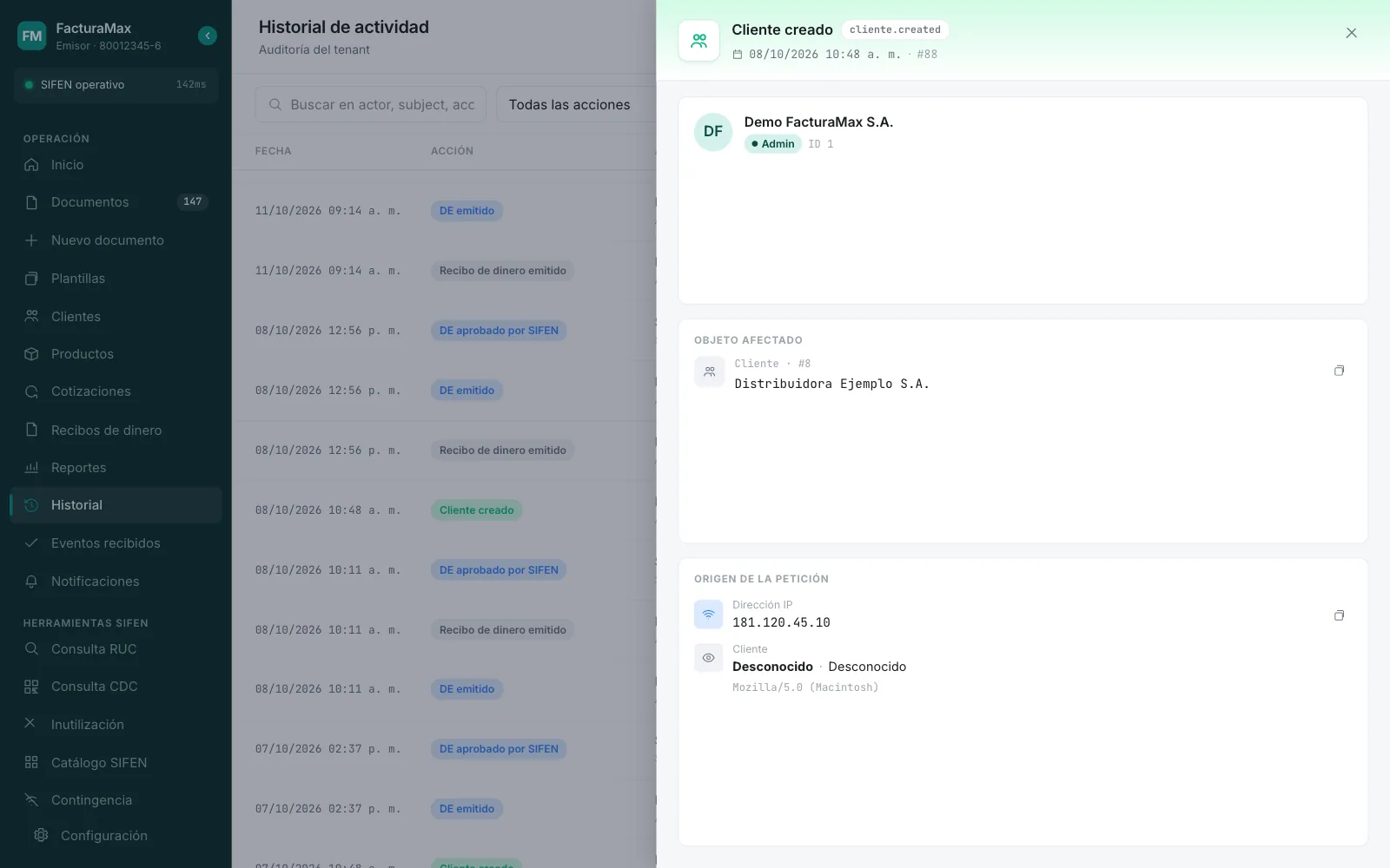 Panel de detalle de una acción del historial: Cliente creado, quién lo hizo, el objeto afectado y el origen de la petición con la dirección IP